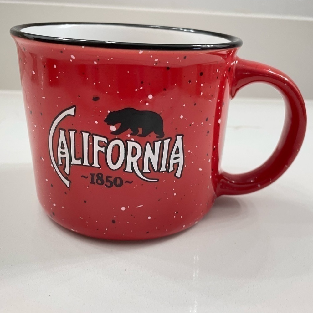 California camp mug coffee cup red speckled black rim white interior Like New  